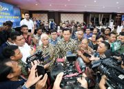 Kunker ke-Sultra, AHY Serahkan 1.640 Sertifikat