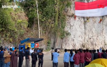 Merah Putih Raksasa Membentang di Tebing Sawapudo Saat HUT RI ke-81