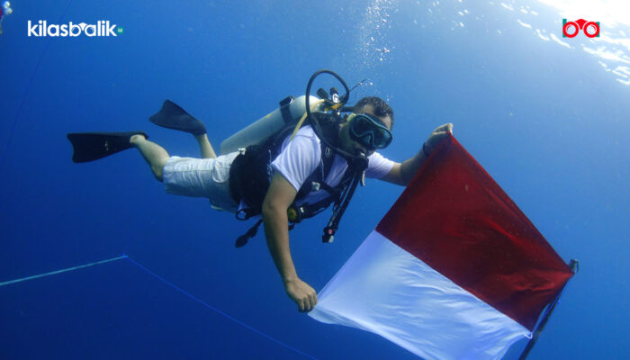 Semangat Kemerdekaan, Merah Putih Berkibar di Bawah Laut Wakatobi